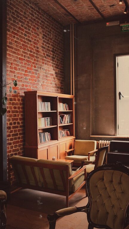 How to Create a Cosy Reading Nook in Your Home