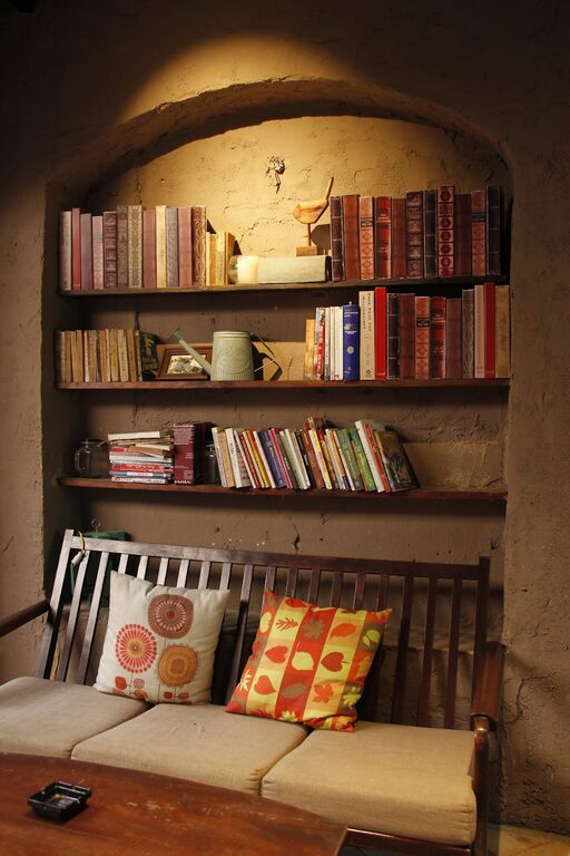 How to Create a Cosy and Inviting Reading Nook at Home
